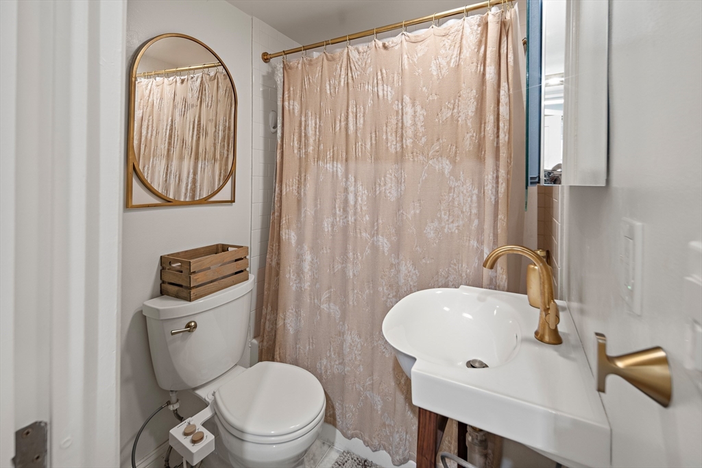 Studio bed, 1 bath apartment for rent at 364 Marlborough St Unit B1, Back Bay — photo 9 of 16