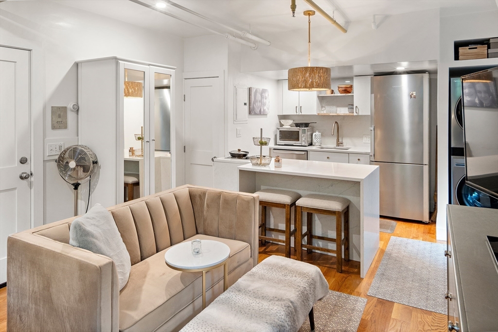 Studio bed, 1 bath apartment for rent at 364 Marlborough St Unit B1, Back Bay — photo 8 of 16