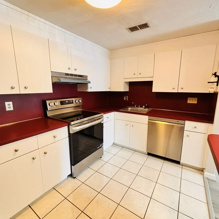 2 bed, 1 bath apartment for rent at 364 Neponset St Unit K, Canton — photo 2 of 15