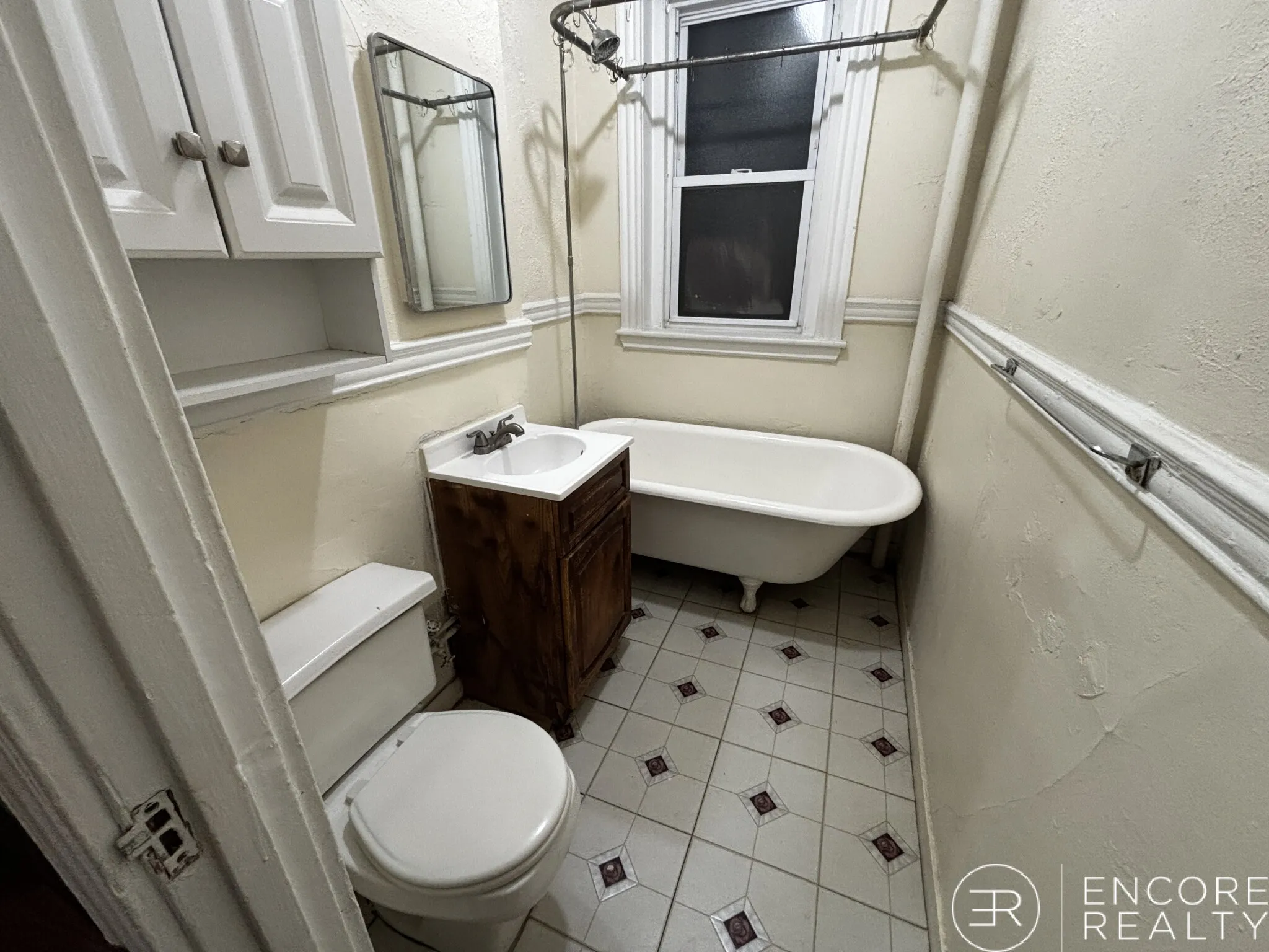 Studio bed, 1 bath apartment for rent at 364 Riverway Unit 15, Mission Hill — photo 7 of 12