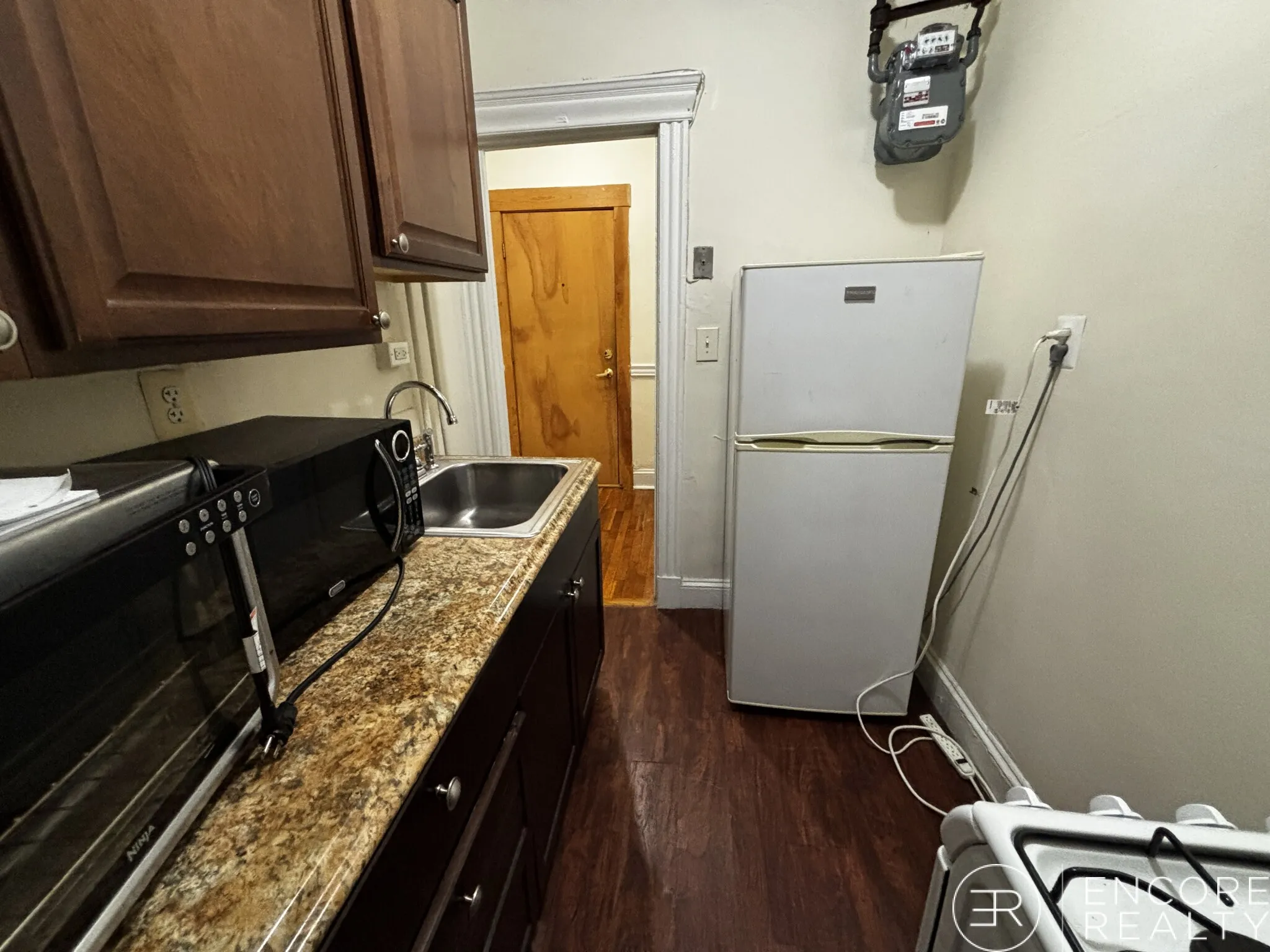 Studio bed, 1 bath apartment for rent at 364 Riverway Unit 15, Mission Hill — photo 3 of 12
