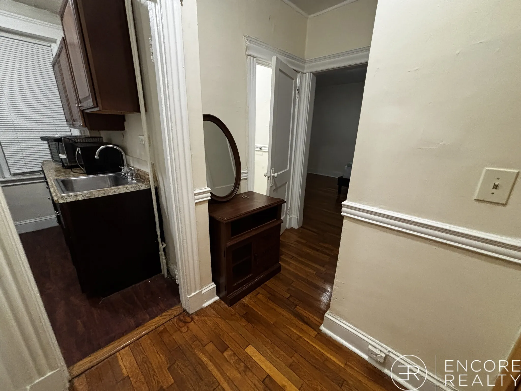 Studio bed, 1 bath apartment for rent at 364 Riverway Unit 15, Mission Hill — photo 5 of 12