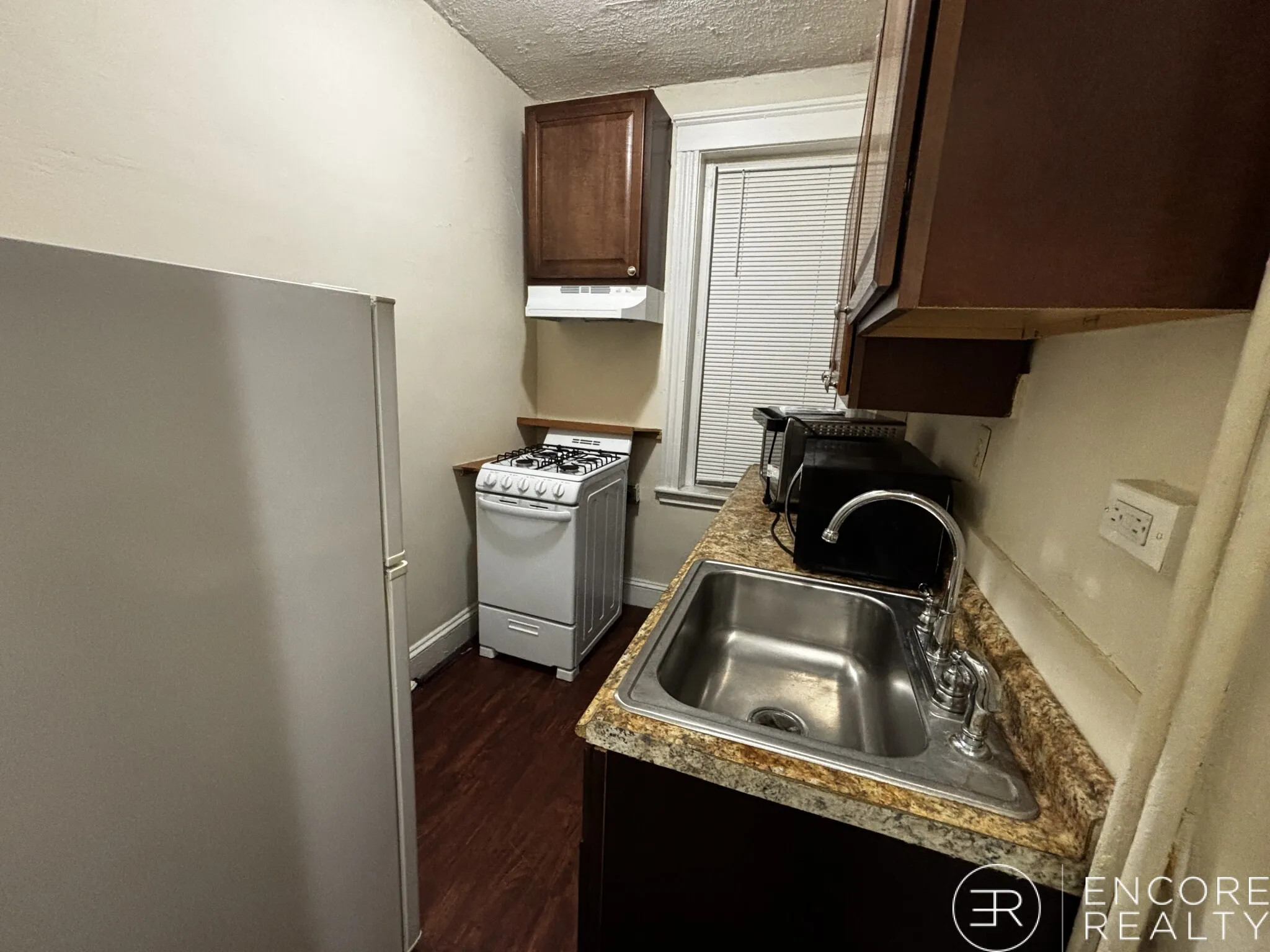 Studio bed, 1 bath apartment for rent at 364 Riverway Unit 15, Mission Hill — photo 2 of 12