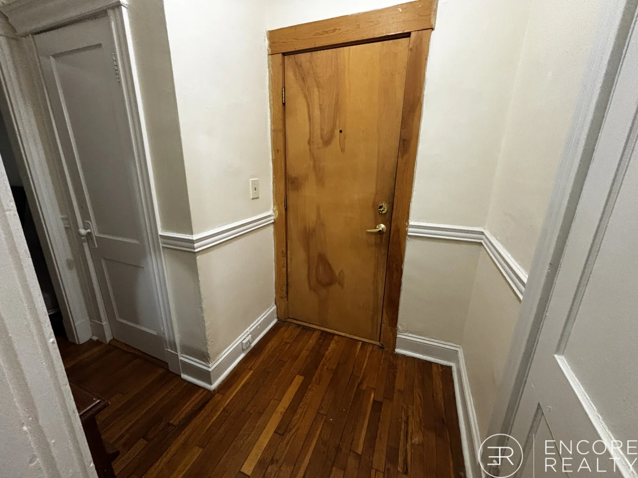 Studio bed, 1 bath apartment for rent at 364 Riverway Unit 15, Mission Hill — photo 4 of 12