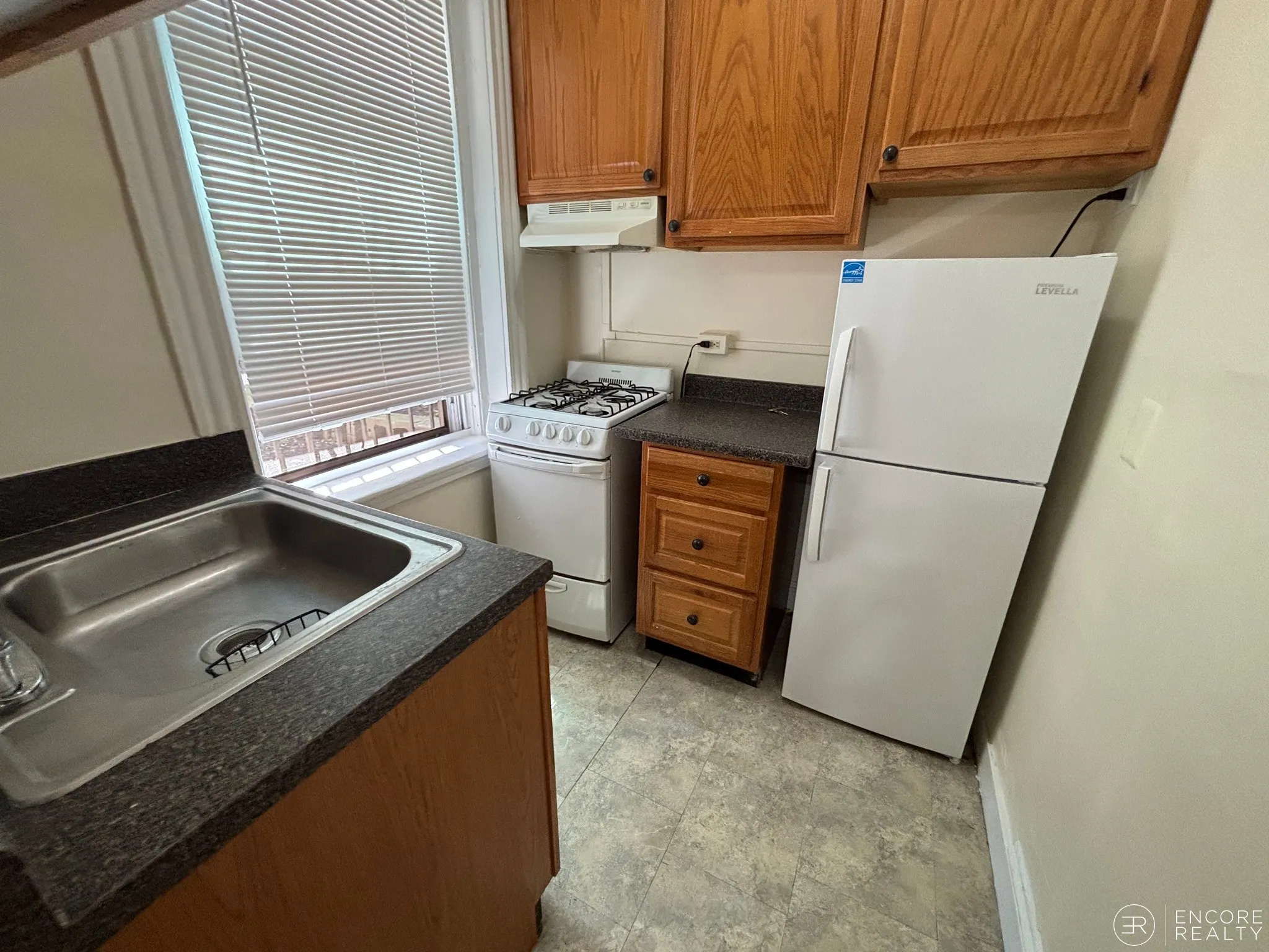 Studio bed, 1 bath apartment for rent at 364 Riverway Unit 2, Mission Hill — photo 2 of 5