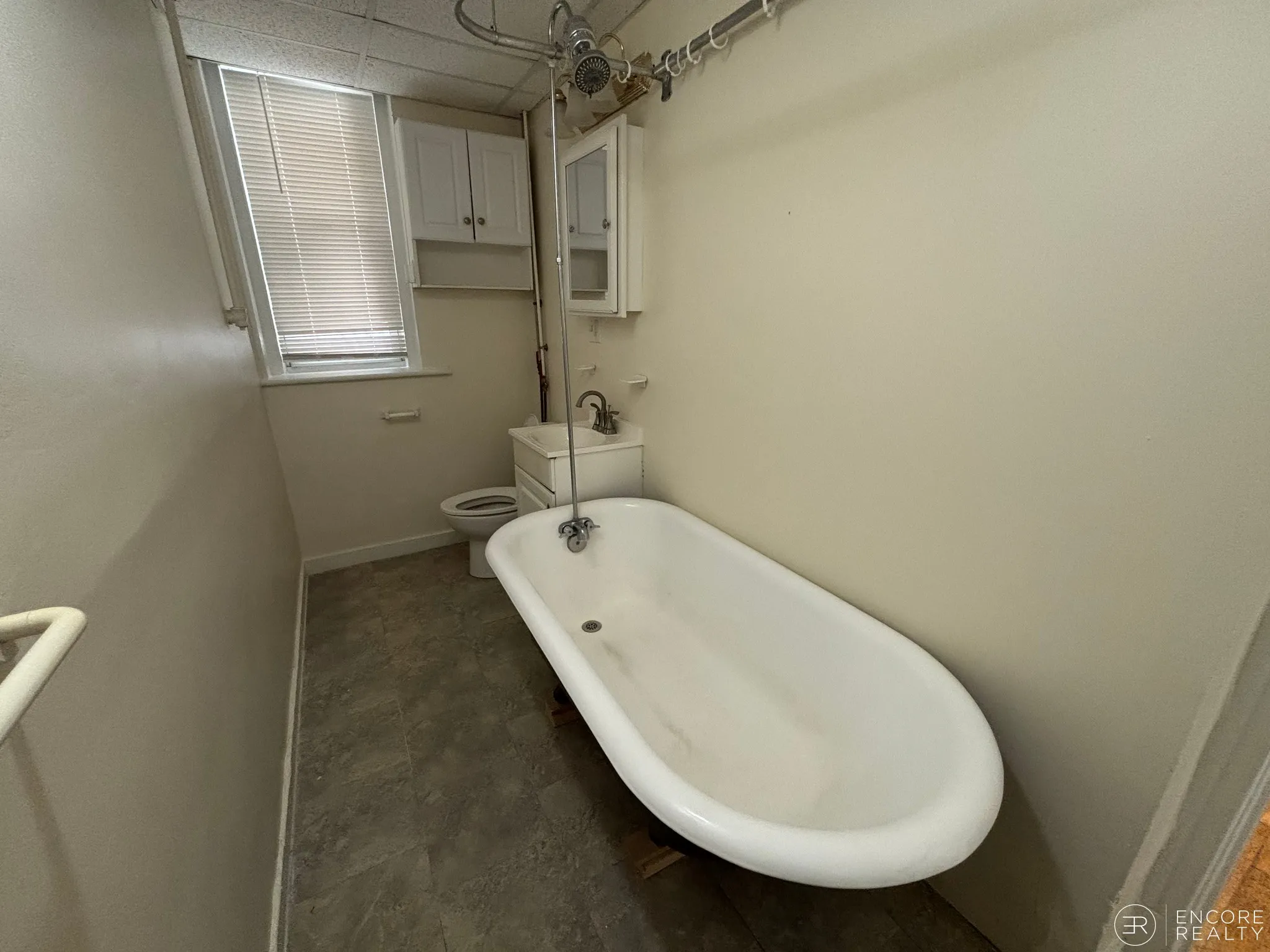 Studio bed, 1 bath apartment for rent at 364 Riverway Unit 2, Mission Hill — photo 5 of 5