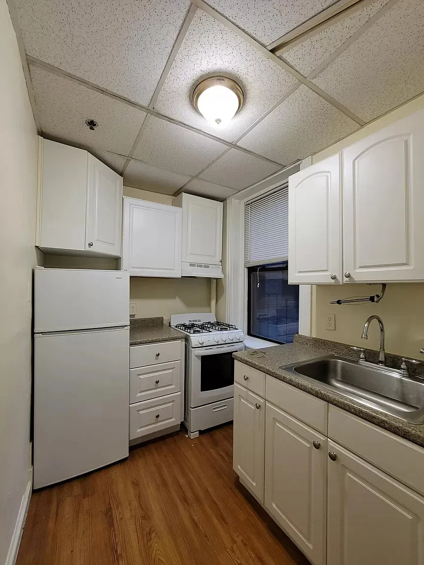 1 bed, 1 bath apartment for rent at 364 Riverway Unit 3, Mission Hill — photo 2 of 9