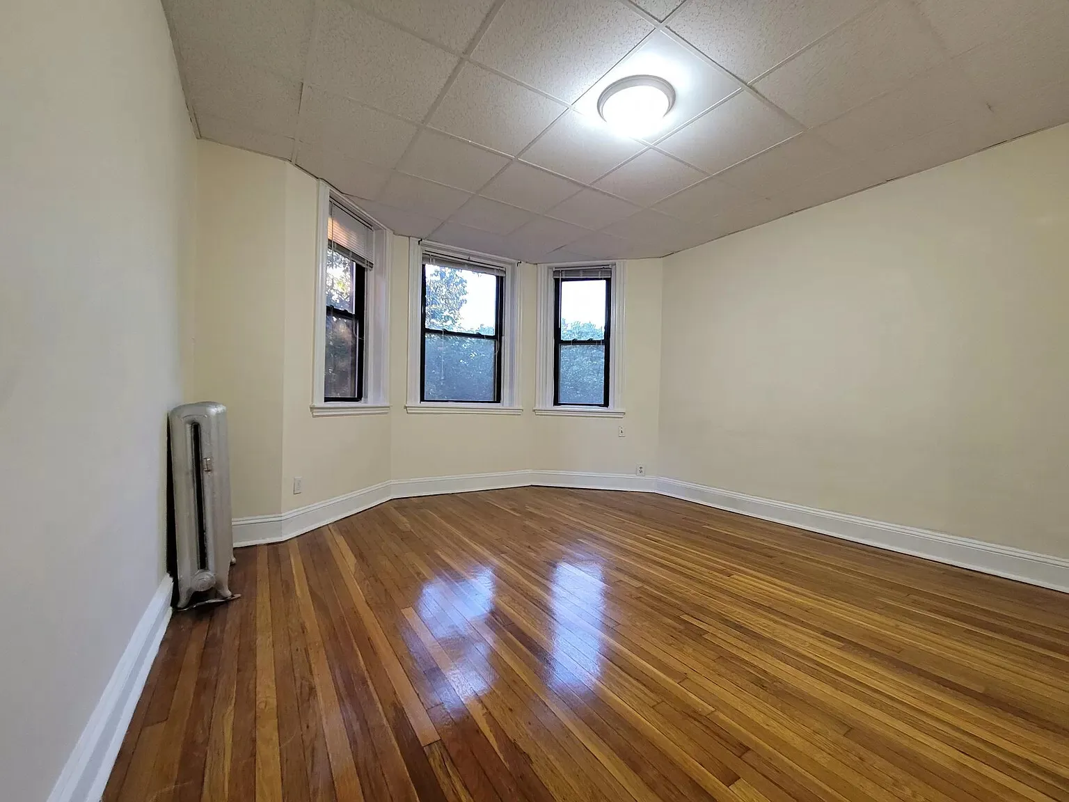 1 bed, 1 bath apartment for rent at 364 Riverway Unit 3, Mission Hill — photo 1 of 9