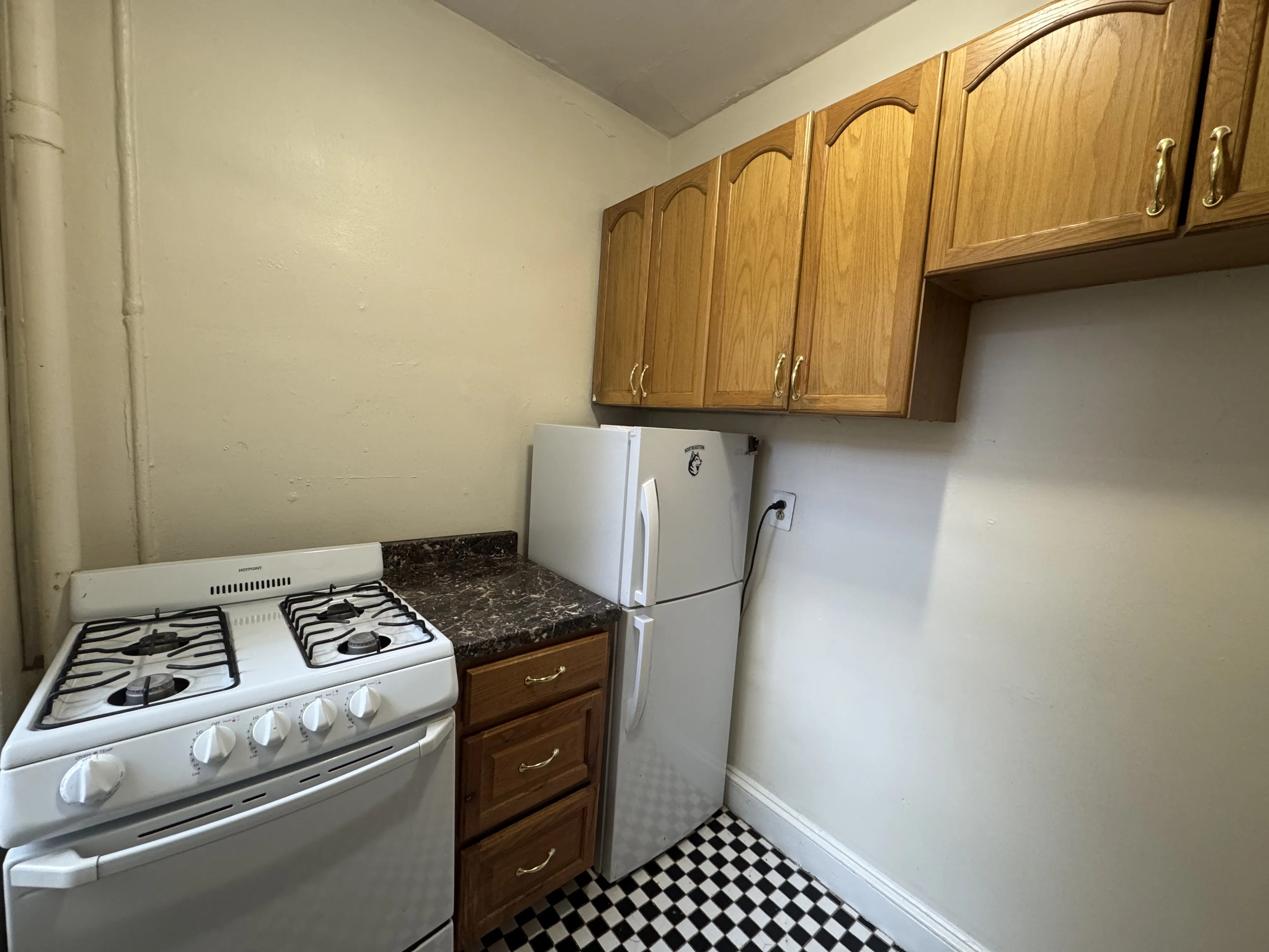 1 bed, 1 bath apartment for rent at 364 Riverway Unit 364-10, Mission Hill — photo 2 of 11