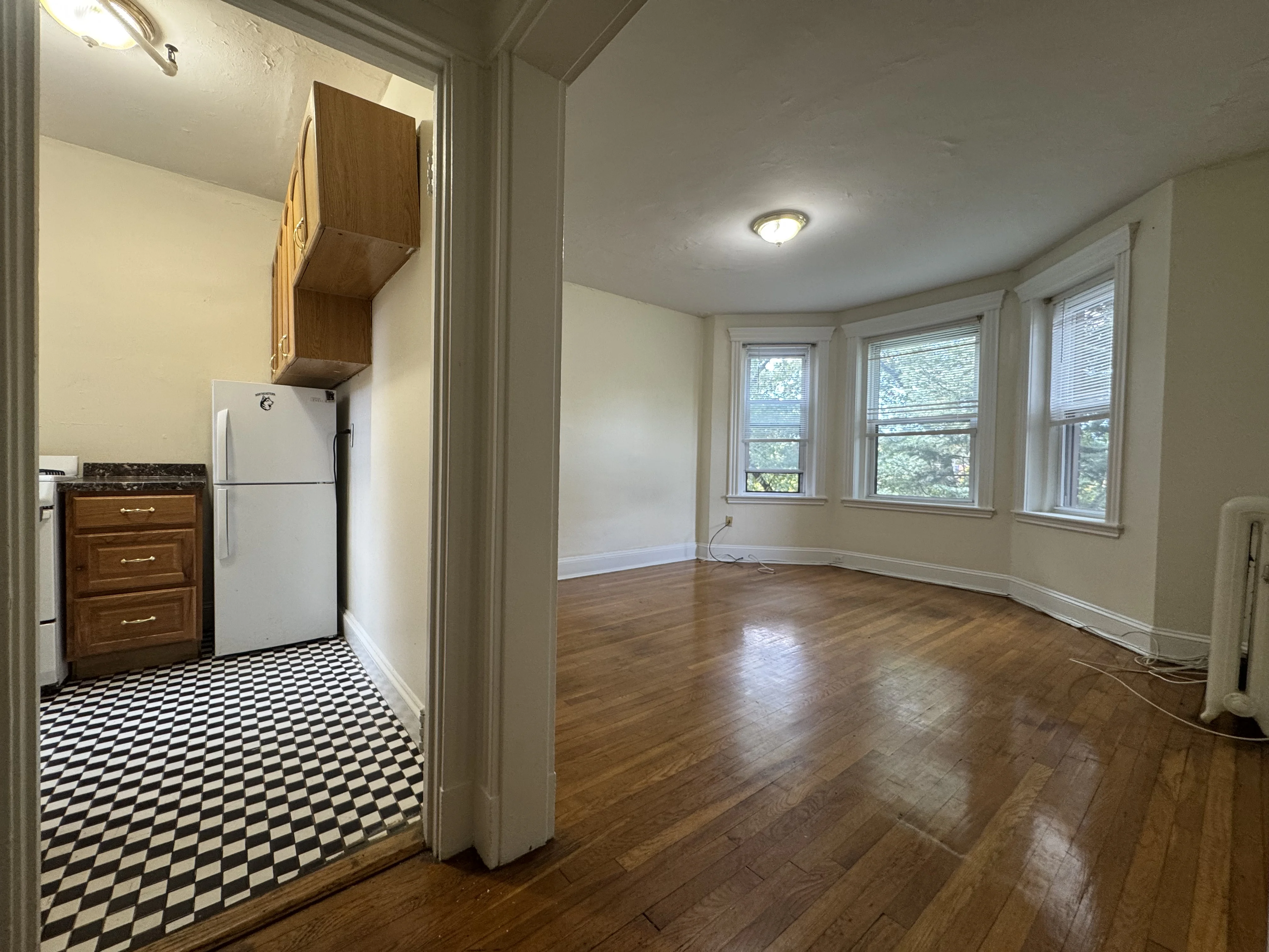 1 bed, 1 bath apartment for rent at 364 Riverway Unit 364-10, Mission Hill — photo 9 of 11