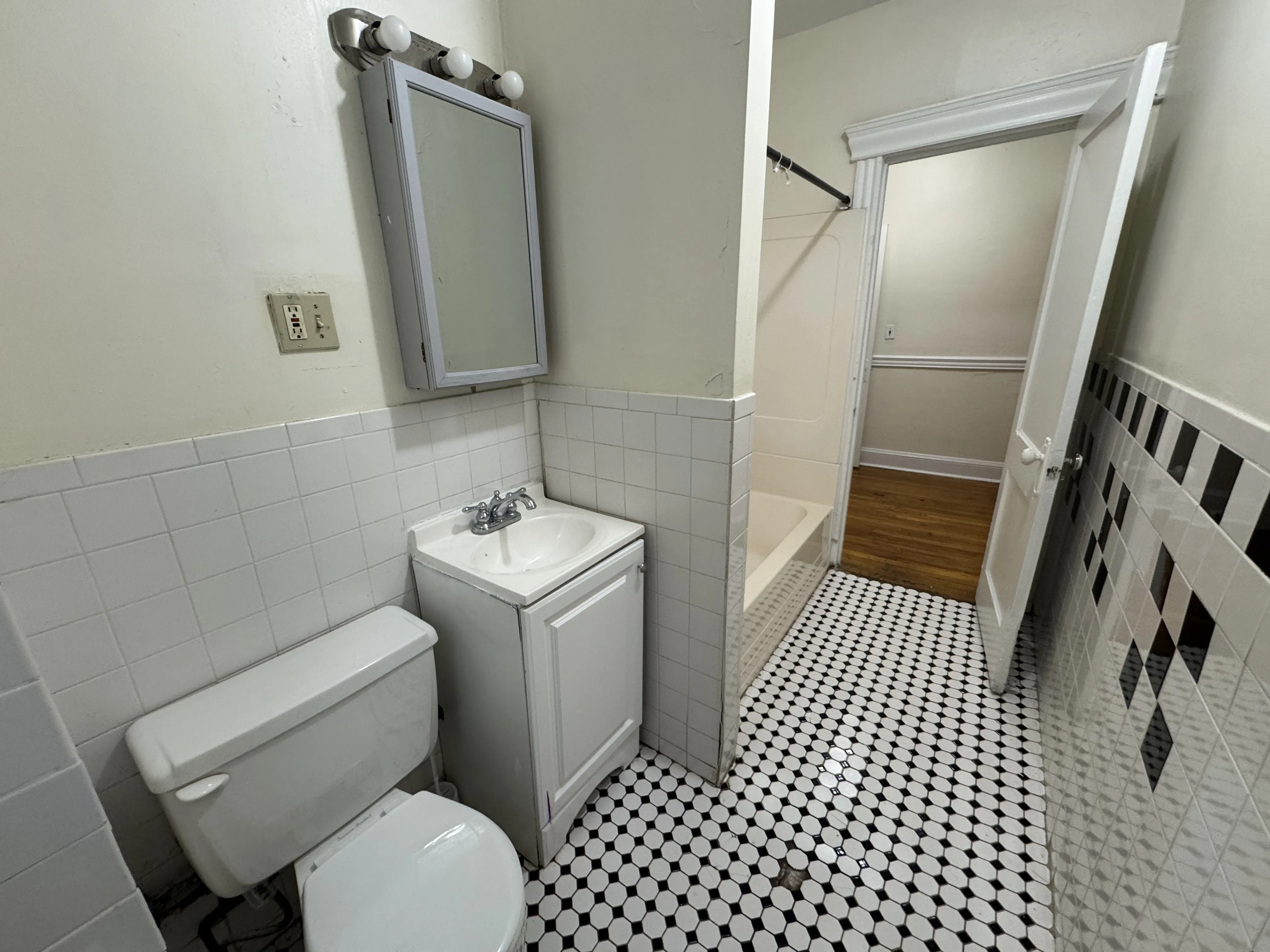 1 bed, 1 bath apartment for rent at 364 Riverway Unit 364-10, Mission Hill — photo 5 of 11