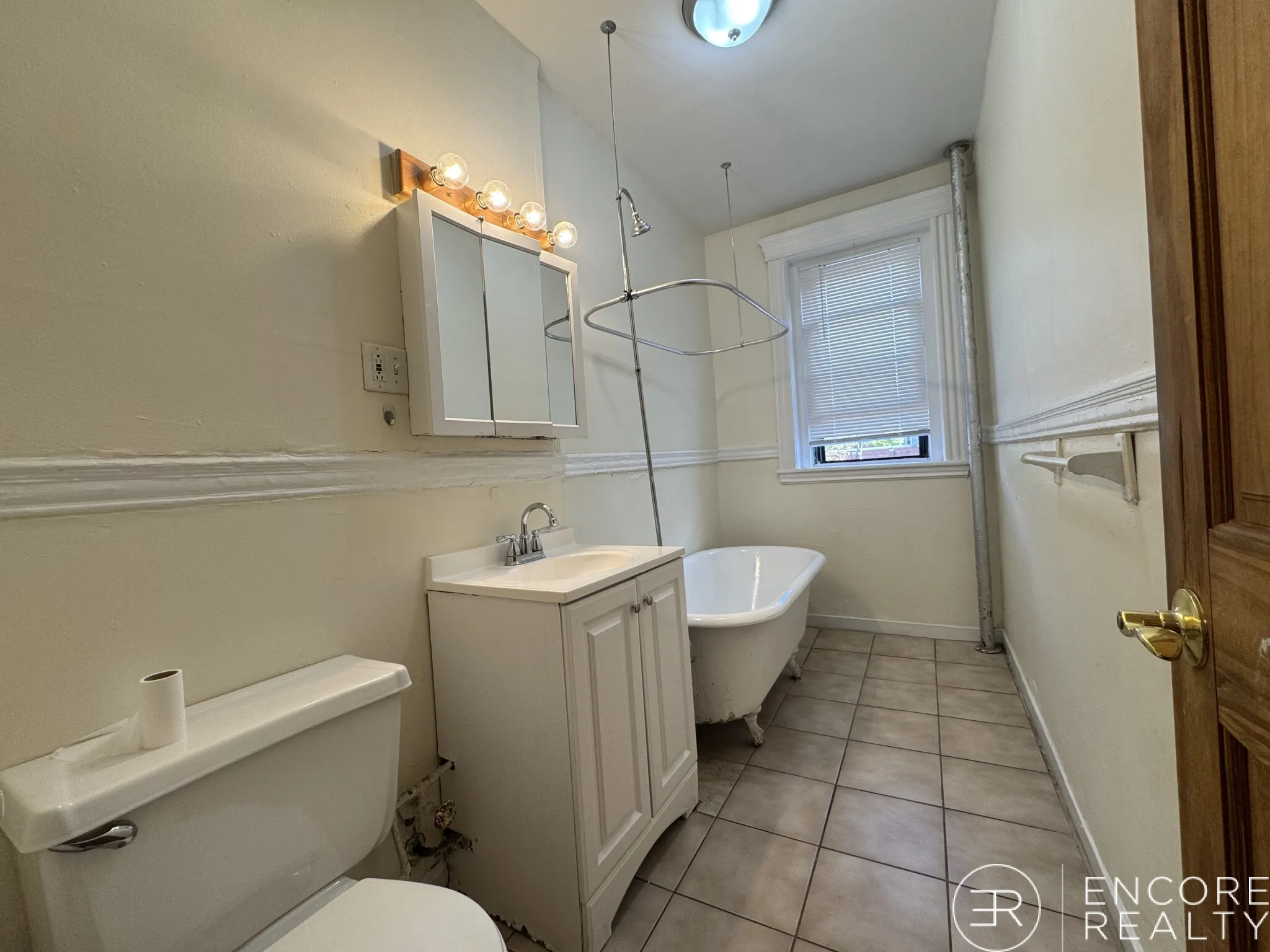 1 bed, 1 bath apartment for rent at 364 Riverway Unit 364-12, Mission Hill — photo 8 of 25