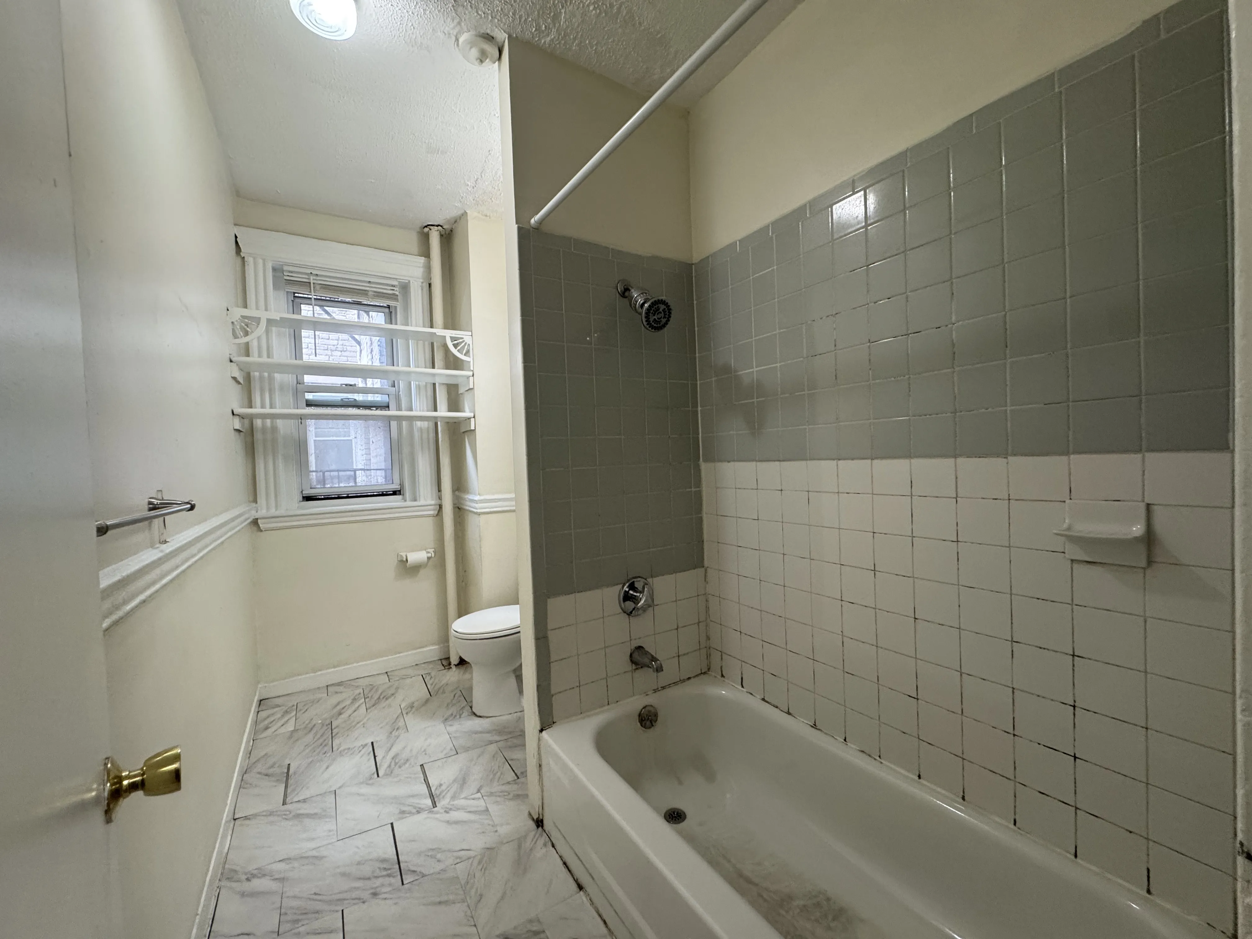 1 bed, 1 bath apartment for rent at 364 Riverway Unit 364-17, Mission Hill — photo 2 of 26