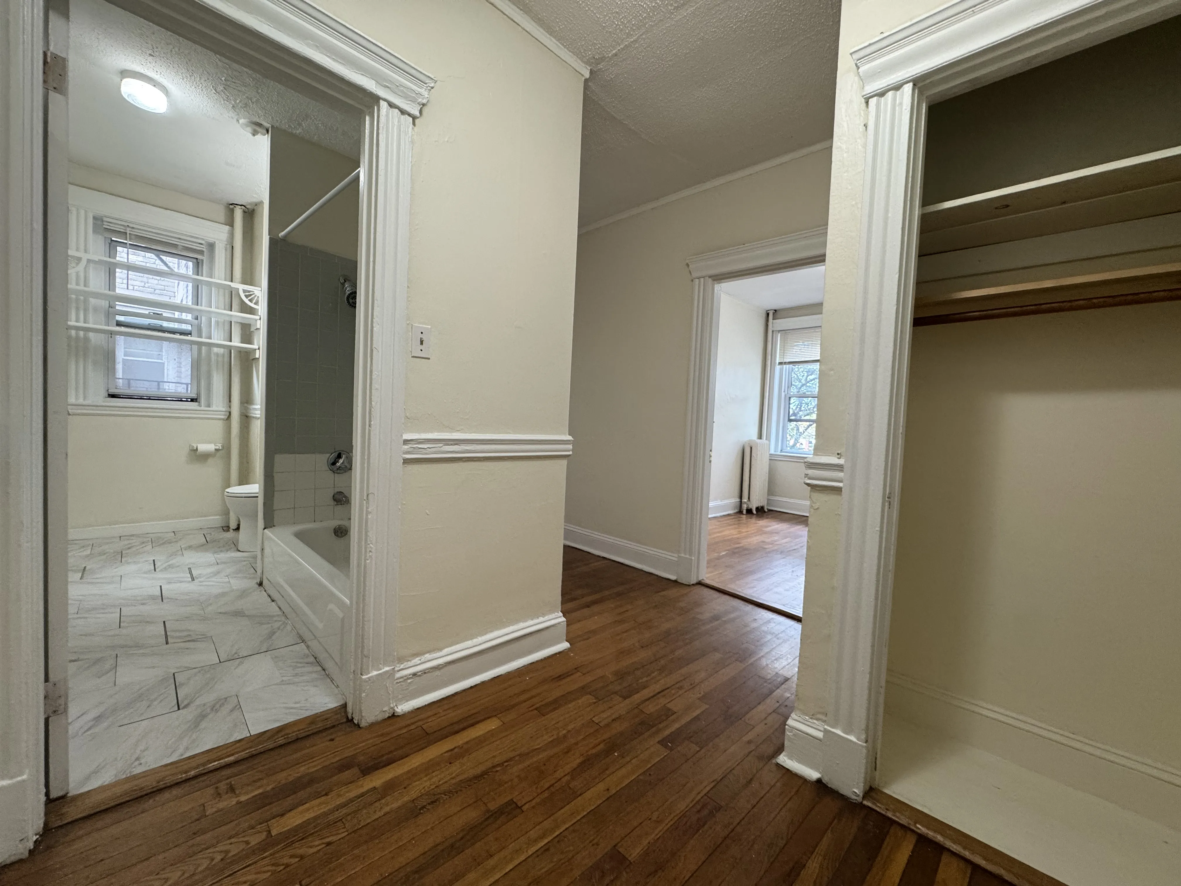 1 bed, 1 bath apartment for rent at 364 Riverway Unit 364-17, Mission Hill — photo 1 of 26