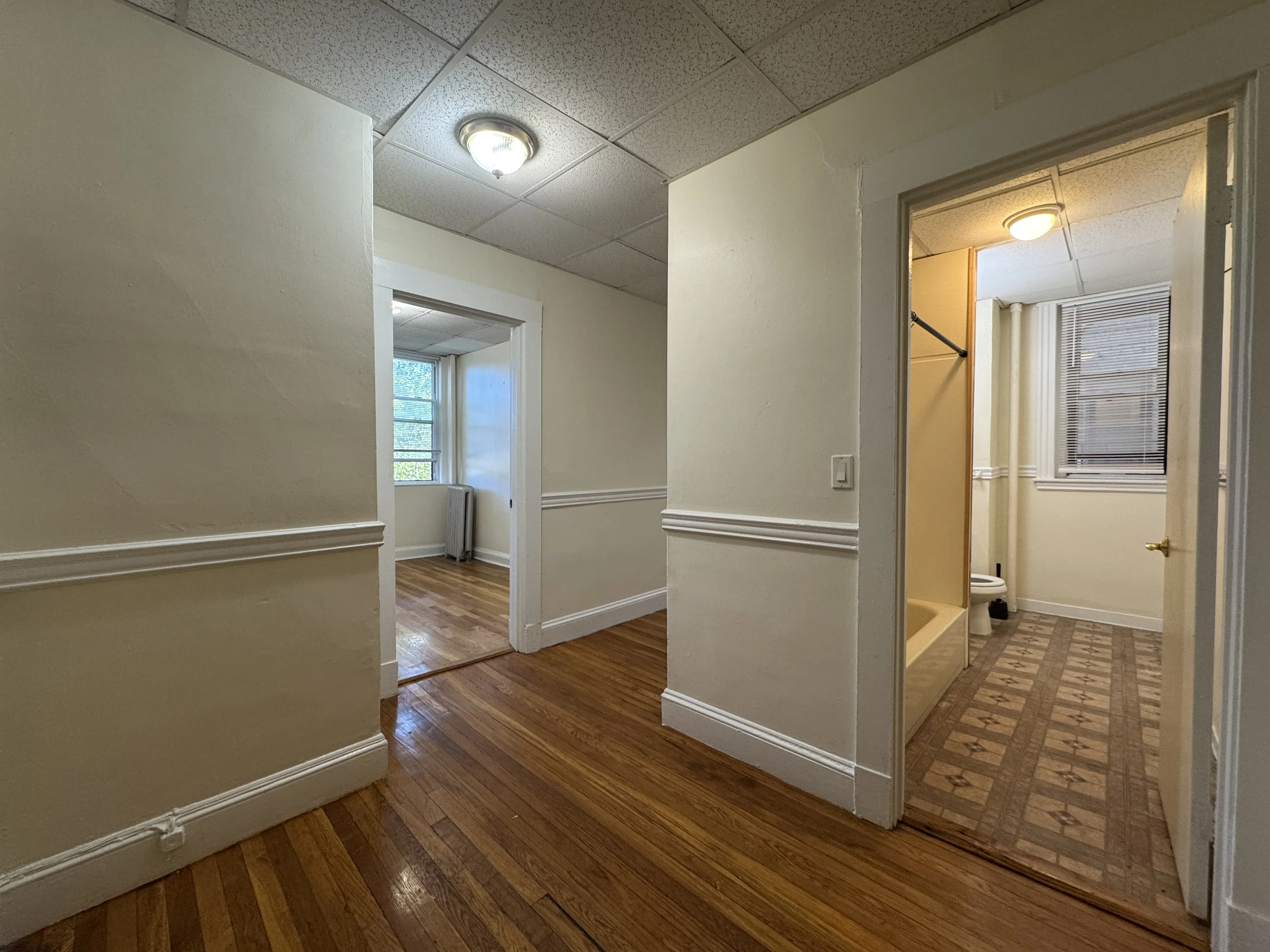 1 bed, 1 bath apartment for rent at 364 Riverway Unit 364-3, Mission Hill — photo 2 of 11
