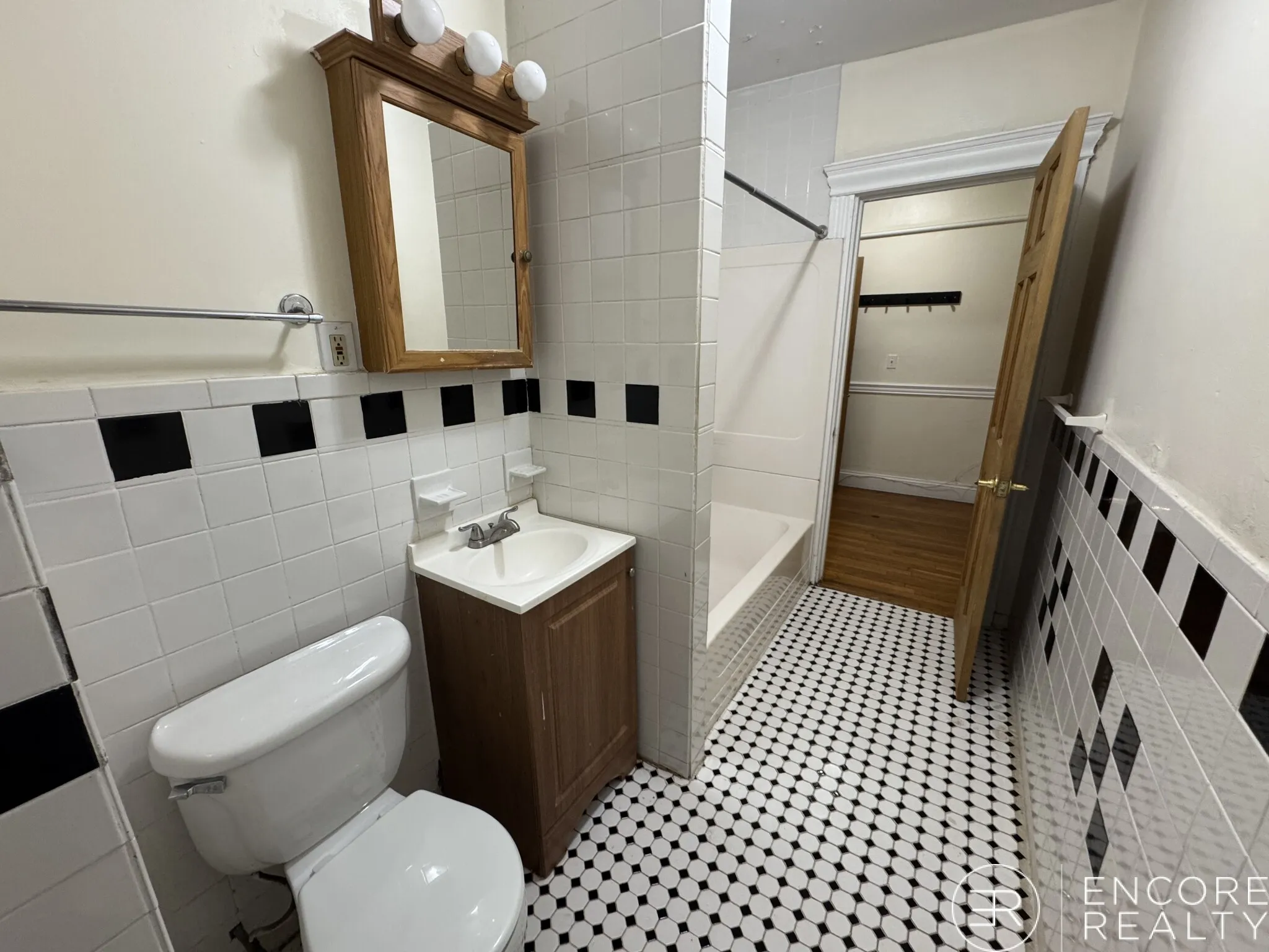 1 bed, 1 bath apartment for rent at 364 Riverway Unit 364-4, Mission Hill — photo 8 of 22