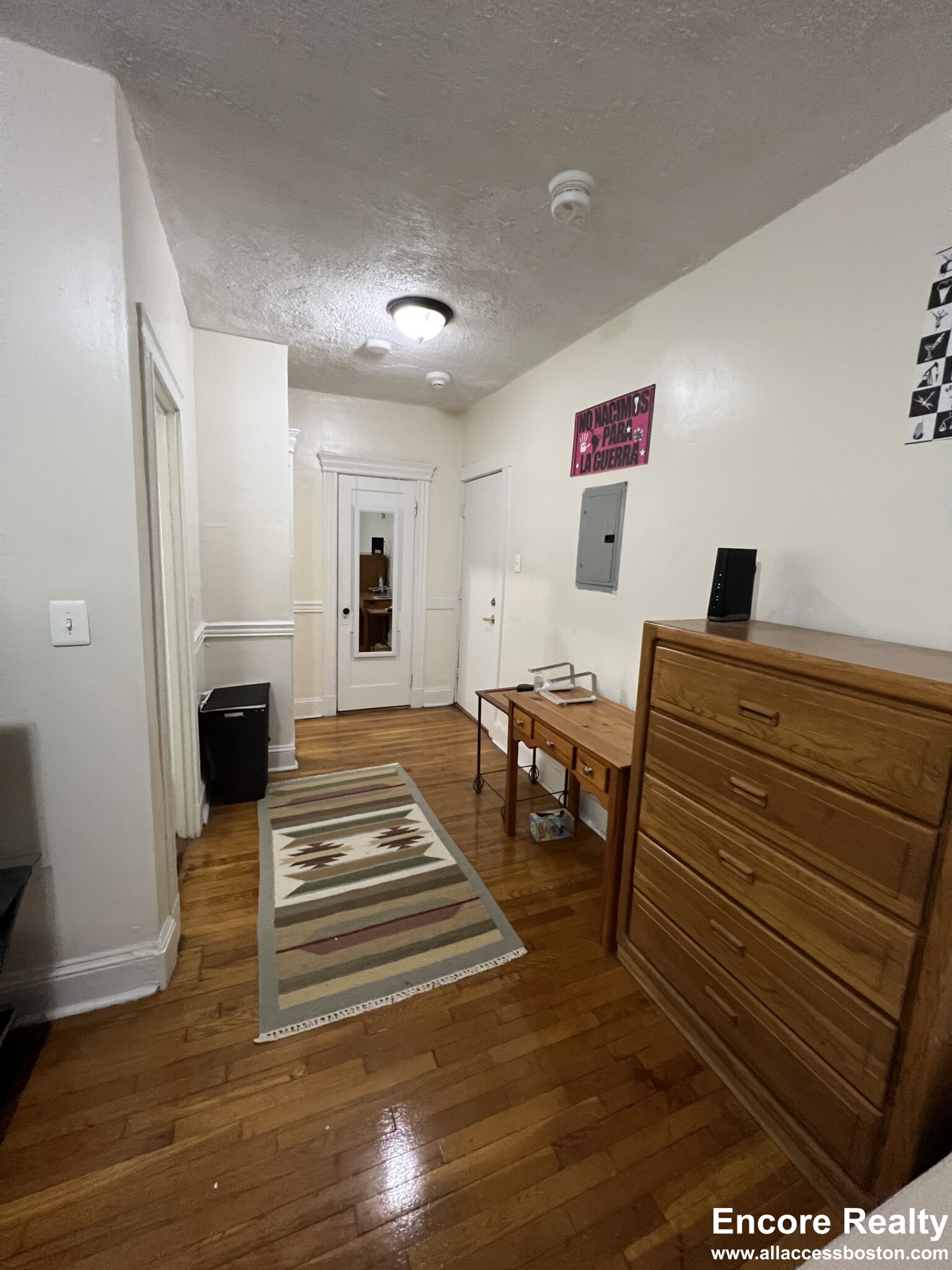 Studio bed, 1 bath apartment for rent at 364 Riverway Unit 5, Mission Hill — photo 5 of 11