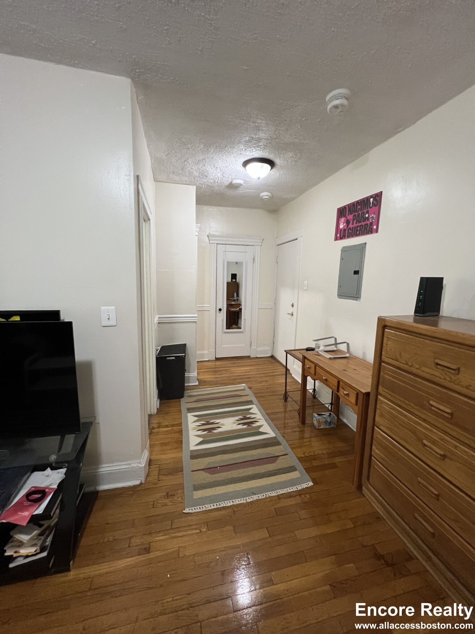 Studio bed, 1 bath apartment for rent at 364 Riverway Unit 5, Mission Hill — photo 4 of 11