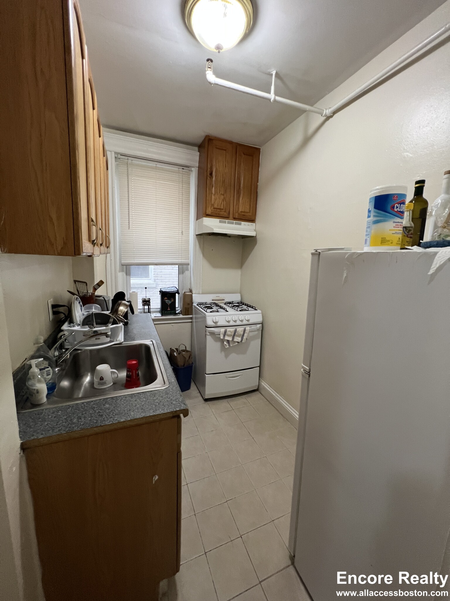Studio bed, 1 bath apartment for rent at 364 Riverway Unit 5, Mission Hill — photo 9 of 11