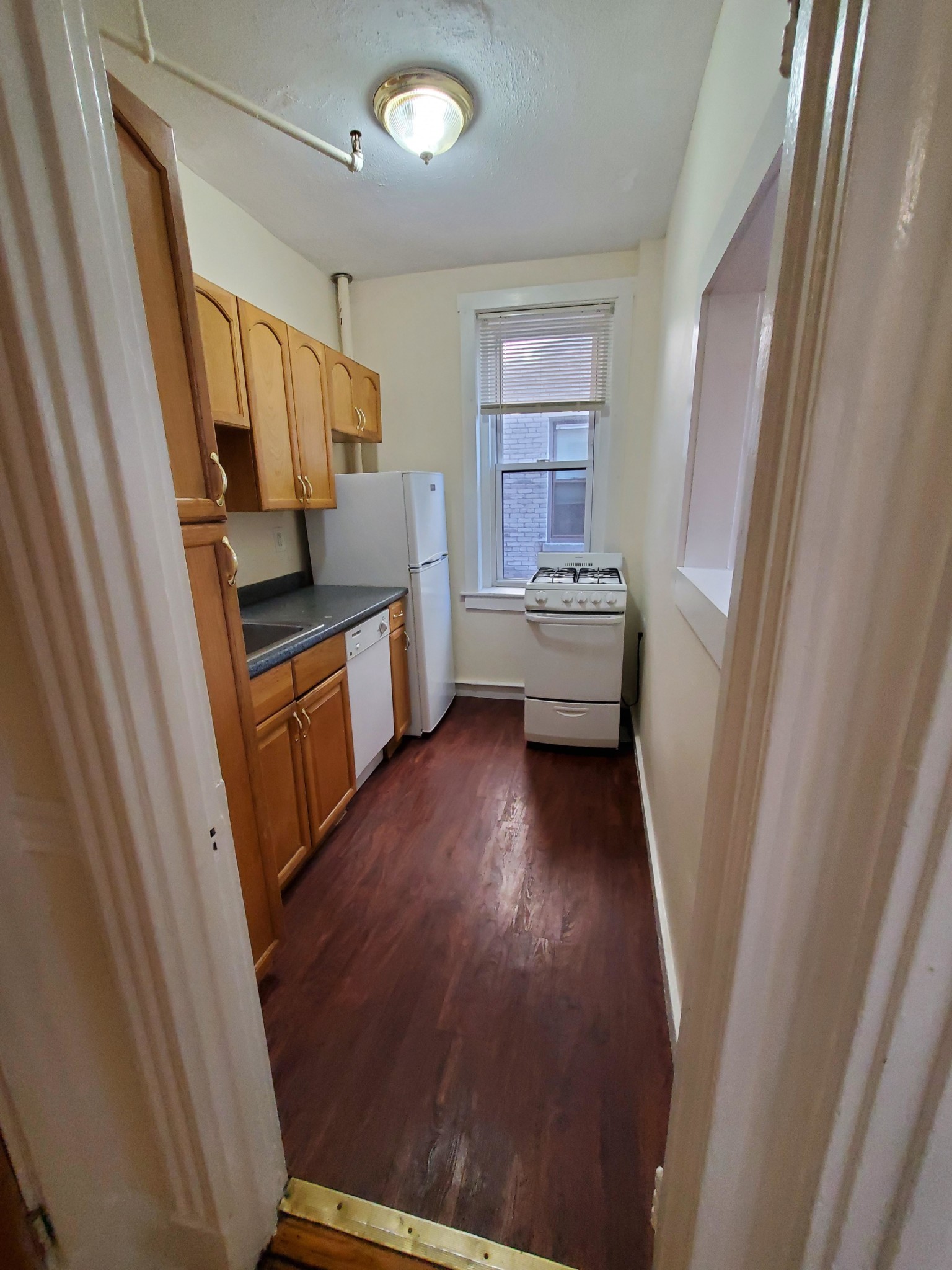 1 bed, 1 bath apartment for rent at 364 Riverway Unit 9, Mission Hill — photo 6 of 7