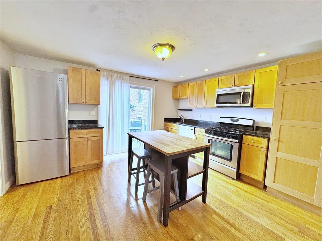 2 bed, 1.5 bath apartment for rent at 364 Sumner St Unit 2, East Boston — photo 10 of 23