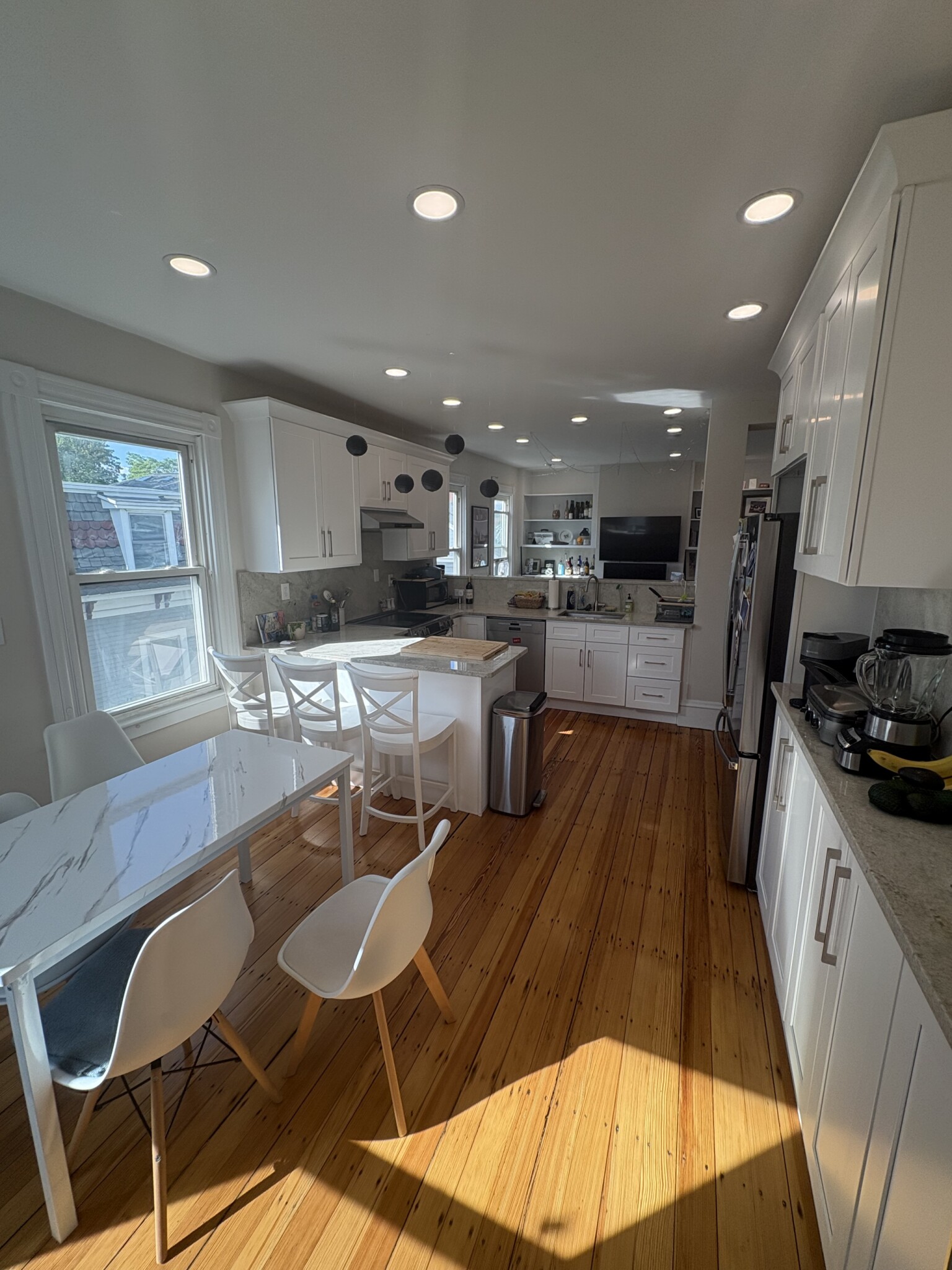 3 bed, 1 bath apartment for rent at 364 Washington St Unit 3, The Port — photo 3 of 20