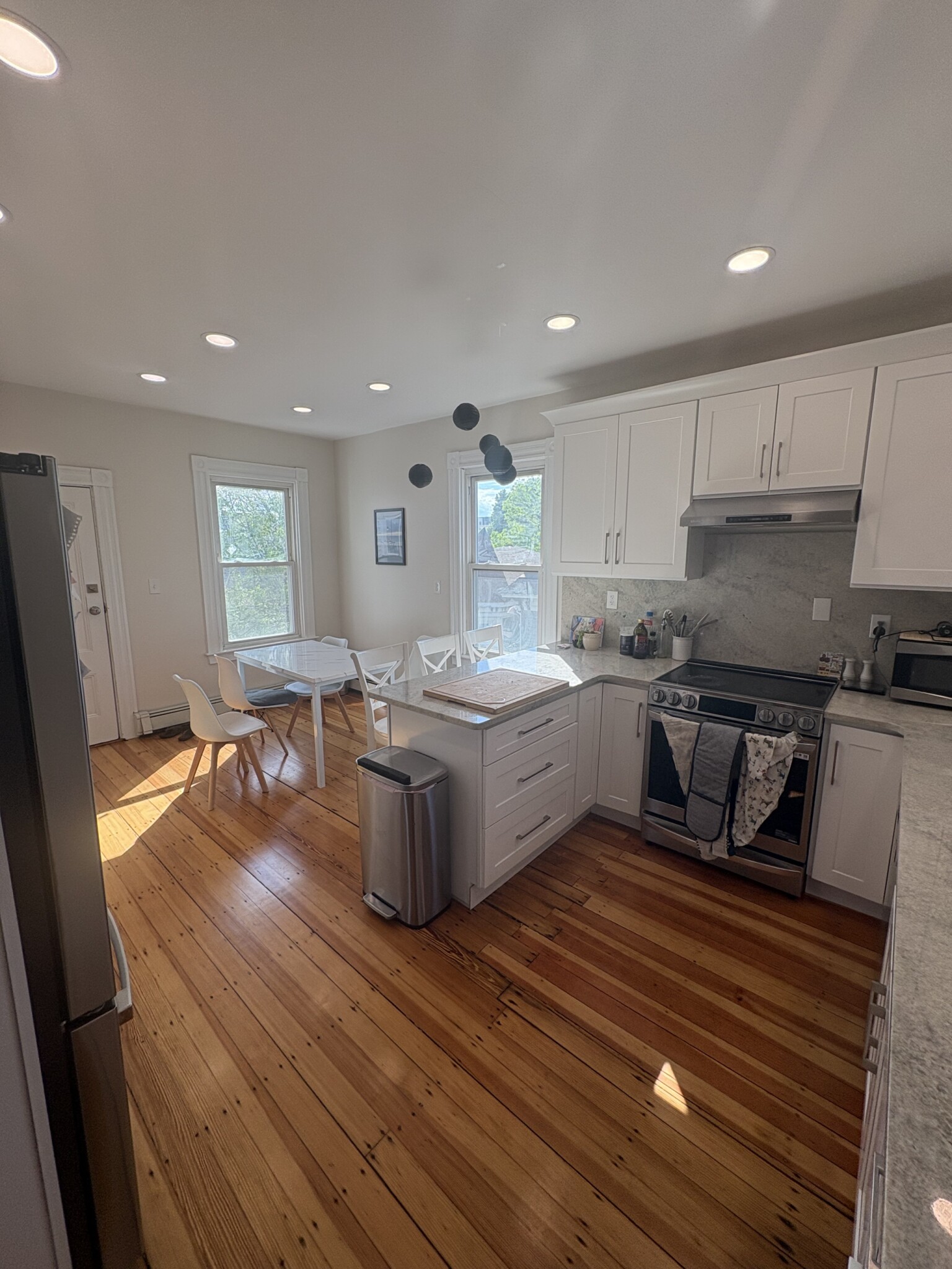3 bed, 1 bath apartment for rent at 364 Washington St Unit 3, The Port — photo 5 of 20