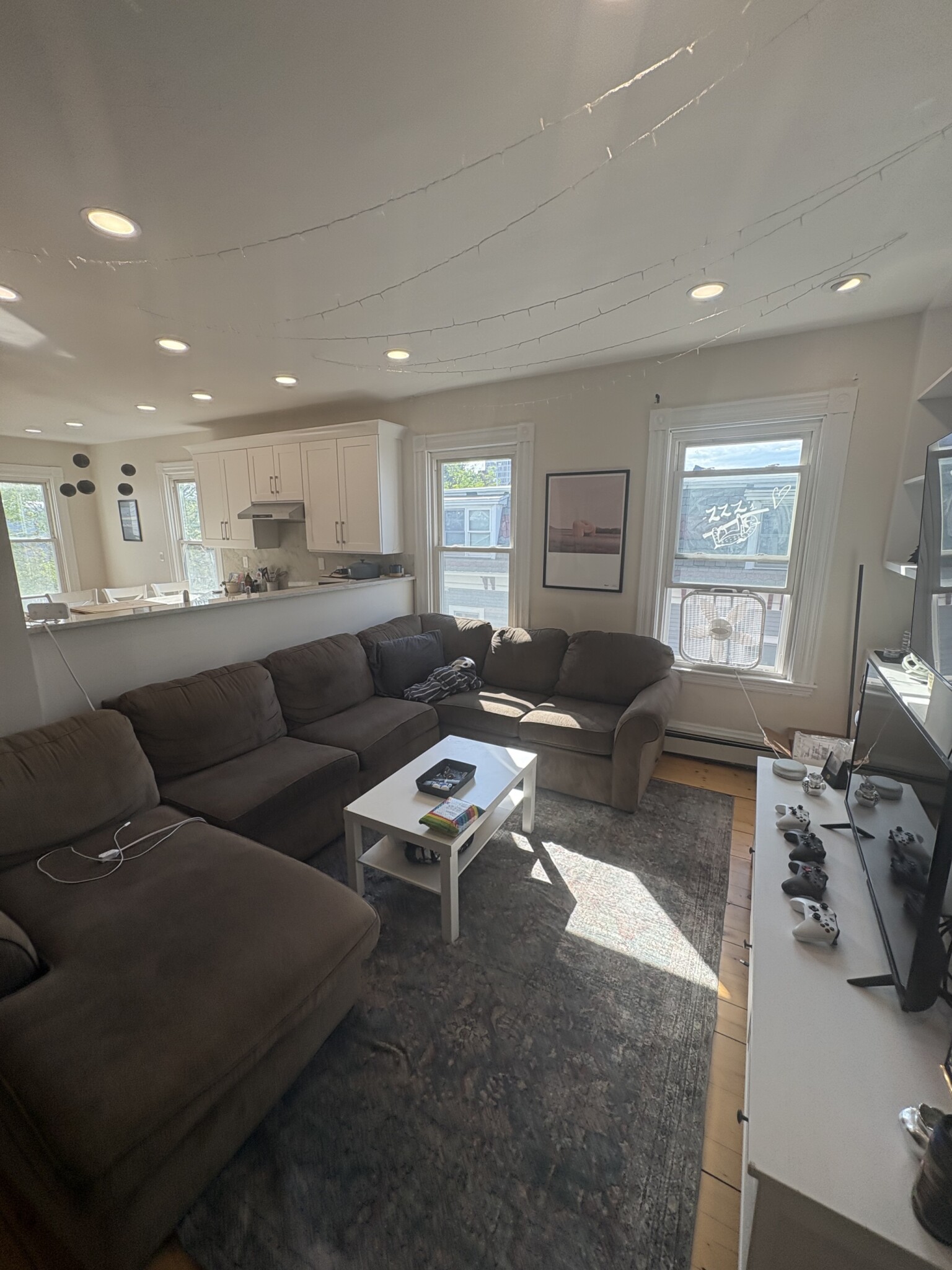 3 bed, 1 bath apartment for rent at 364 Washington St Unit 3, The Port — photo 6 of 20