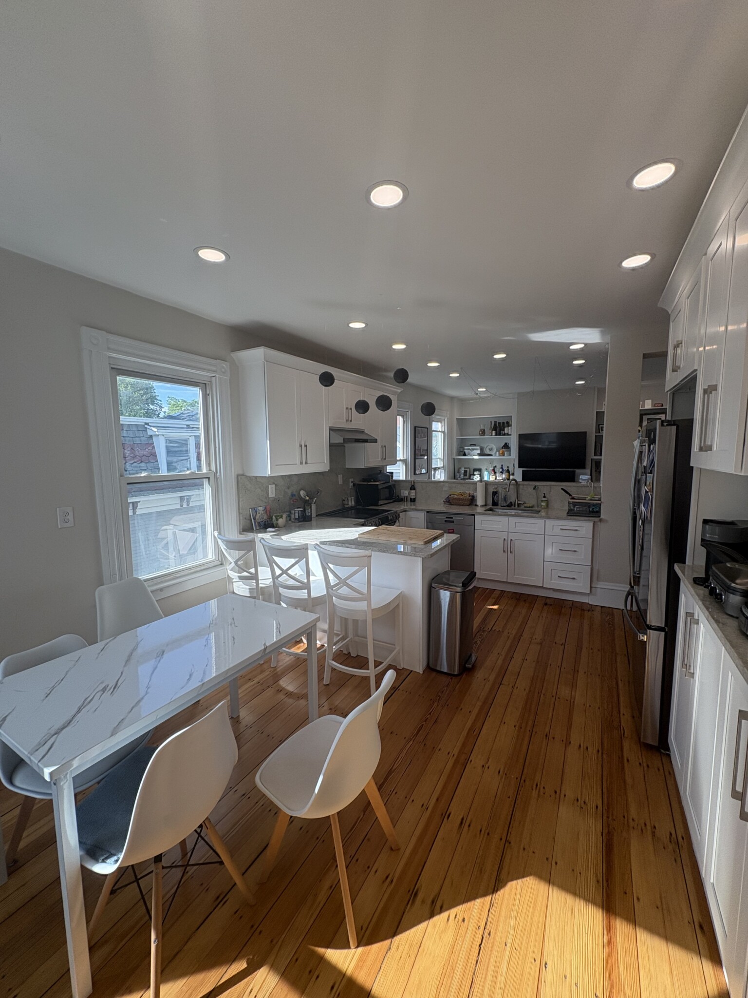 3 bed, 1 bath apartment for rent at 364 Washington St Unit 3, The Port