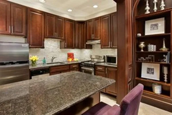 3 bed, 1.5 bath apartment for rent at 365 Beacon St Unit 2, Back Bay — photo 3 of 15