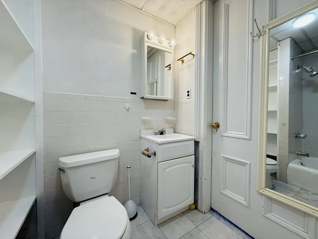 Studio bed, 1 bath apartment for rent at 365 Beacon St Unit 3B, Back Bay — photo 6 of 6
