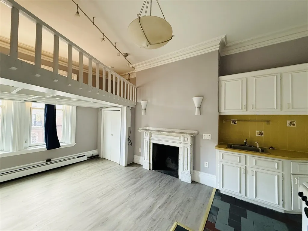 Studio bed, 1 bath apartment for rent at 365 Beacon St Unit 3B, Back Bay — photo 2 of 6
