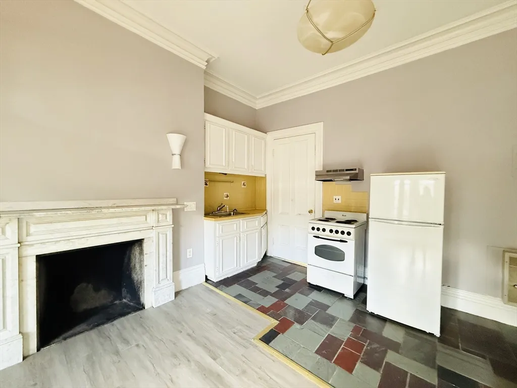 Studio bed, 1 bath apartment for rent at 365 Beacon St Unit 3B, Back Bay — photo 3 of 6