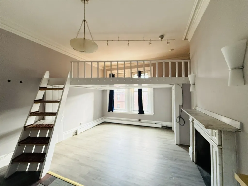 Studio bed, 1 bath apartment for rent at 365 Beacon St Unit 3B, Back Bay — photo 4 of 6