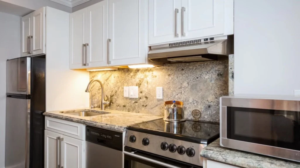 Studio bed, 1 bath apartment for rent at 365 Beacon St Unit FG1, Back Bay — photo 3 of 8