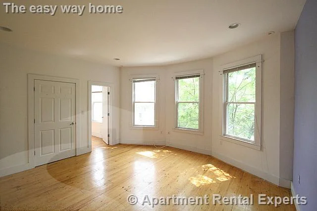3 bed, 2 bath apartment for rent at 365 Columbia Unit 2, Wellington-Harrington — photo 3 of 14