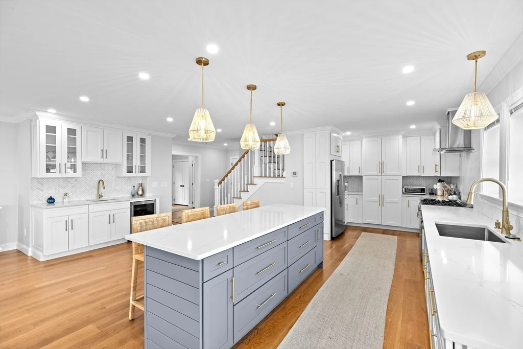4 bed, 4+ bath apartment for rent at 365 Jerusalem Rd Unit 2, Cohasset — photo 3 of 40