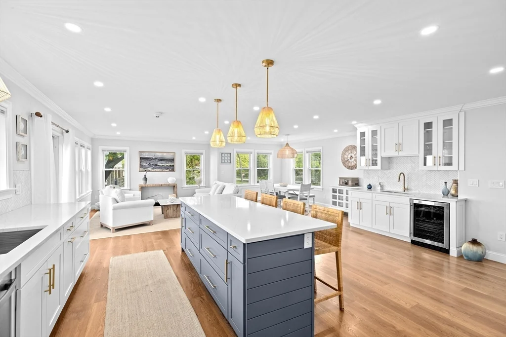 4 bed, 4+ bath apartment for rent at 365 Jerusalem Rd Unit 2, Cohasset — photo 9 of 40