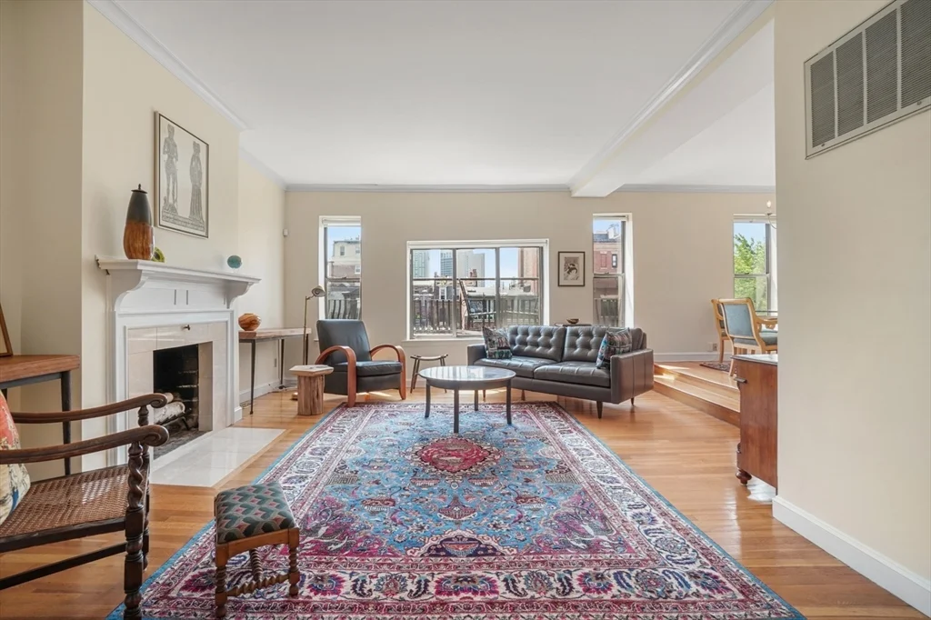 2 bed, 1.5 bath apartment for rent at 365 Marlborough St Unit 5, Back Bay — photo 2 of 18