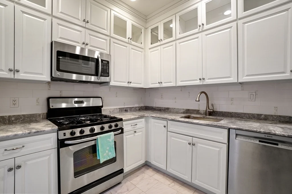 2 bed, 1.5 bath apartment for rent at 365 Marlborough St Unit 5, Back Bay — photo 15 of 18