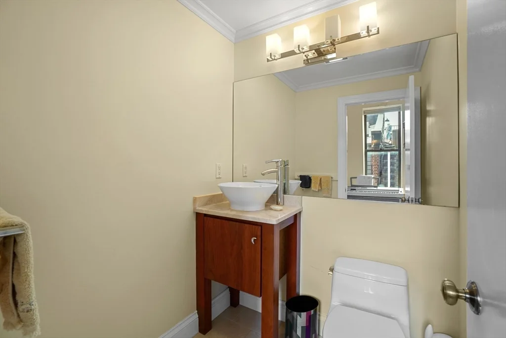 2 bed, 1.5 bath apartment for rent at 365 Marlborough St Unit 5, Back Bay — photo 13 of 18