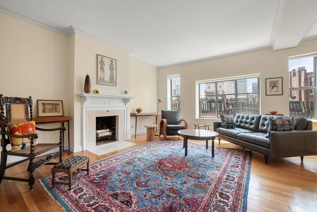2 bed, 1.5 bath apartment for rent at 365 Marlborough St Unit 5, Back Bay — photo 1 of 18