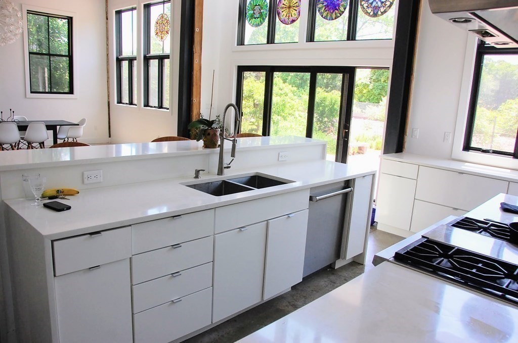 3 bed, 3 bath apartment for rent at 365 N Main Unit 365, North Cohasset — photo 8 of 19