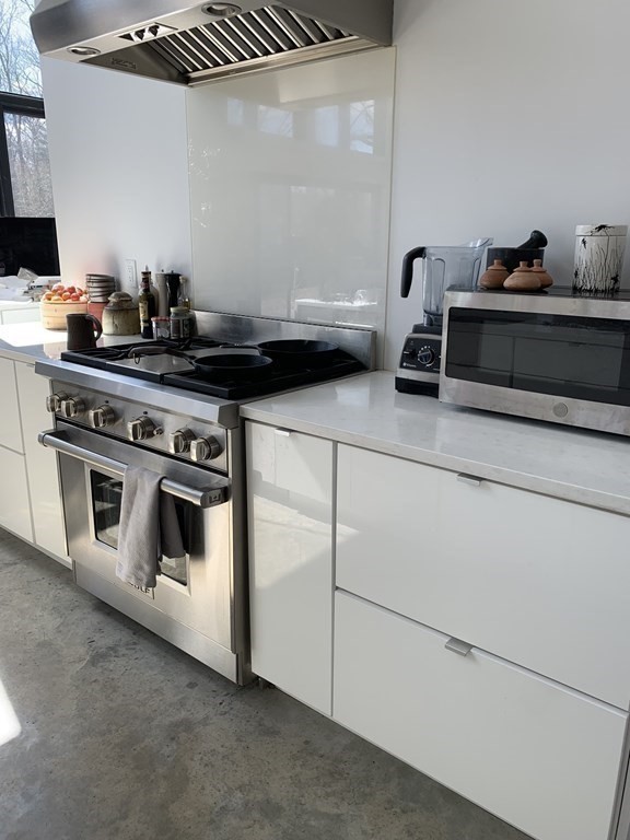 3 bed, 3 bath apartment for rent at 365 N Main Unit 365, North Cohasset — photo 9 of 19