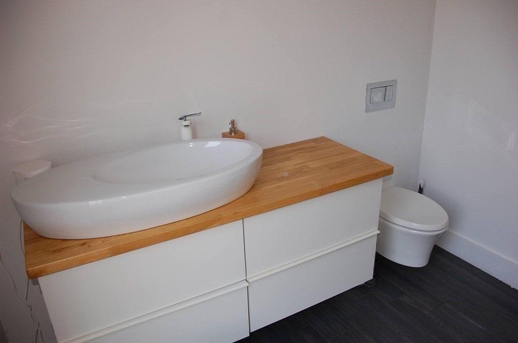 3 bed, 3 bath apartment for rent at 365 N Main Unit 365, North Cohasset — photo 16 of 19