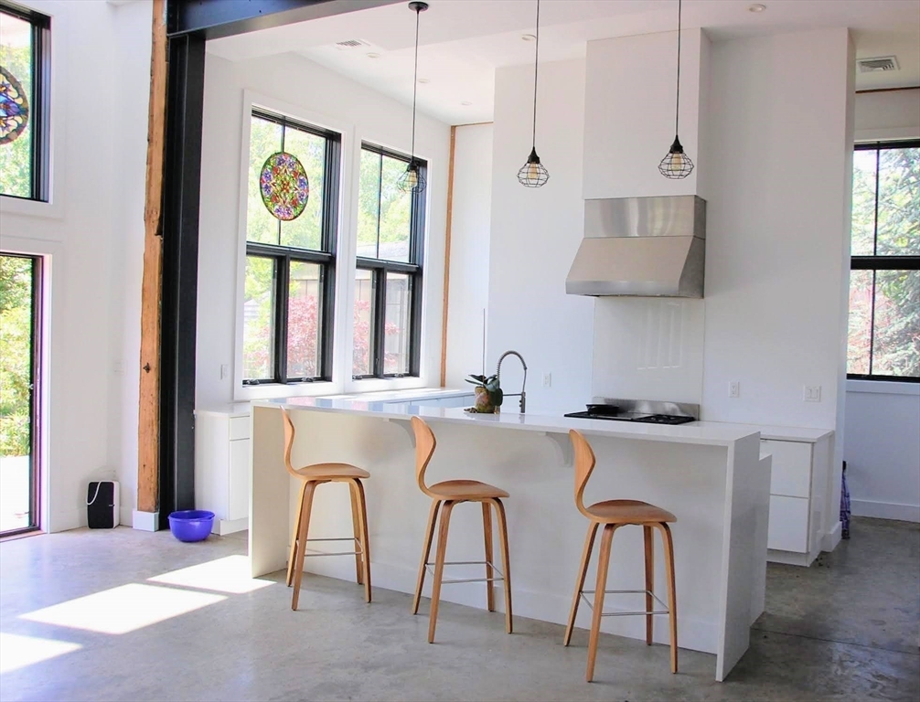 3 bed, 3 bath apartment for rent at 365 N Main Unit 365, North Cohasset — photo 6 of 19