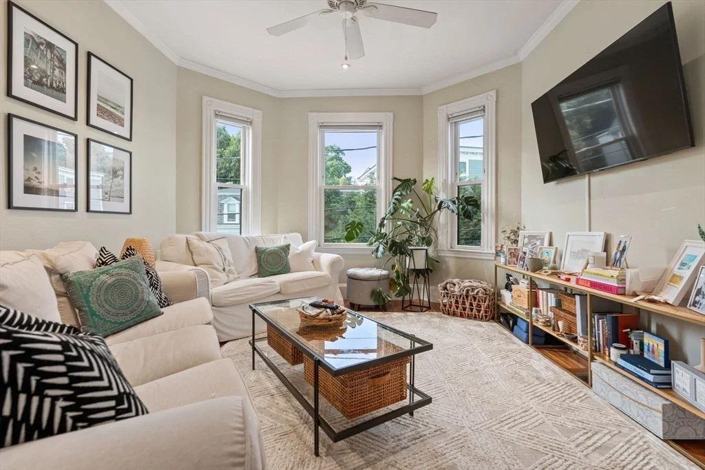 2 bed, 1 bath apartment for rent at 365 Savin Hill Ave Unit 3, Dorchester — photo 2 of 17