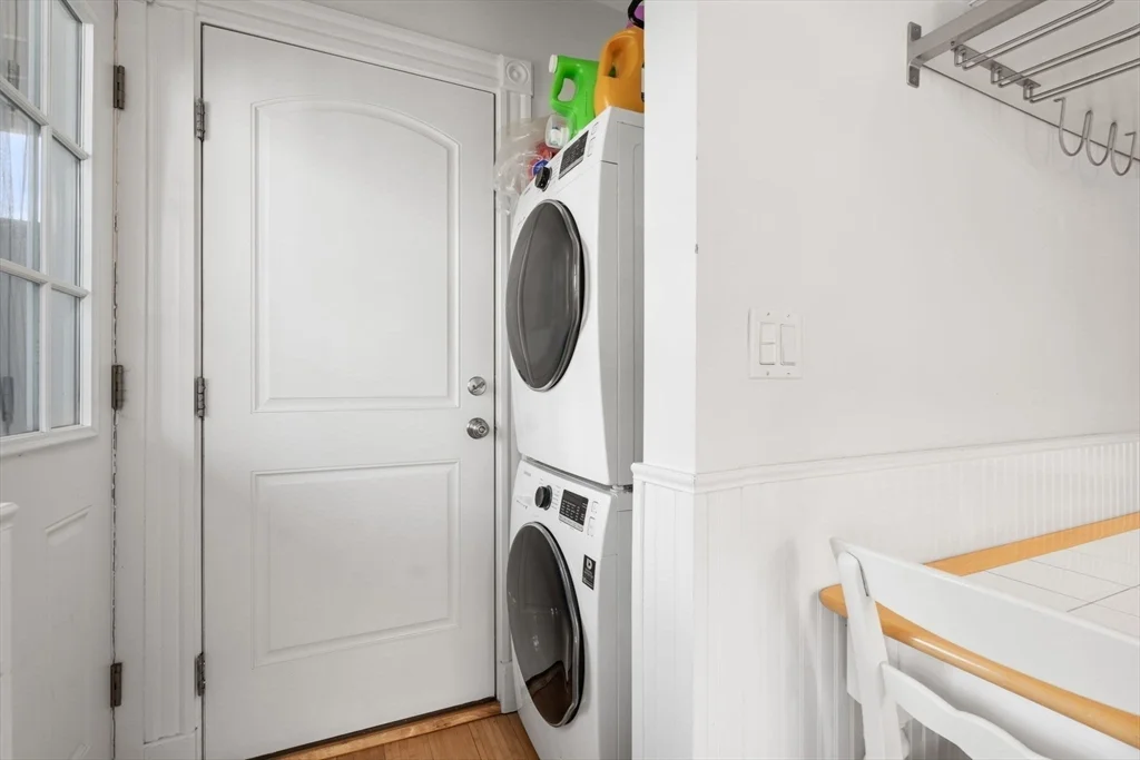 2 bed, 1 bath apartment for rent at 365 Savin Hill Ave Unit 3, Dorchester — photo 8 of 17