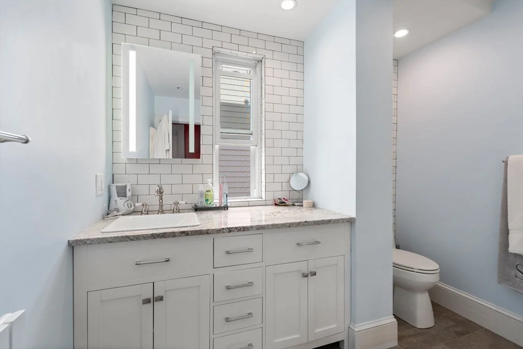 2 bed, 1 bath apartment for rent at 365 Savin Hill Ave Unit 3, Dorchester — photo 9 of 17