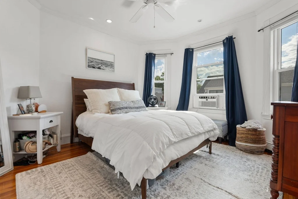 2 bed, 1 bath apartment for rent at 365 Savin Hill Ave Unit 3, Dorchester — photo 3 of 17